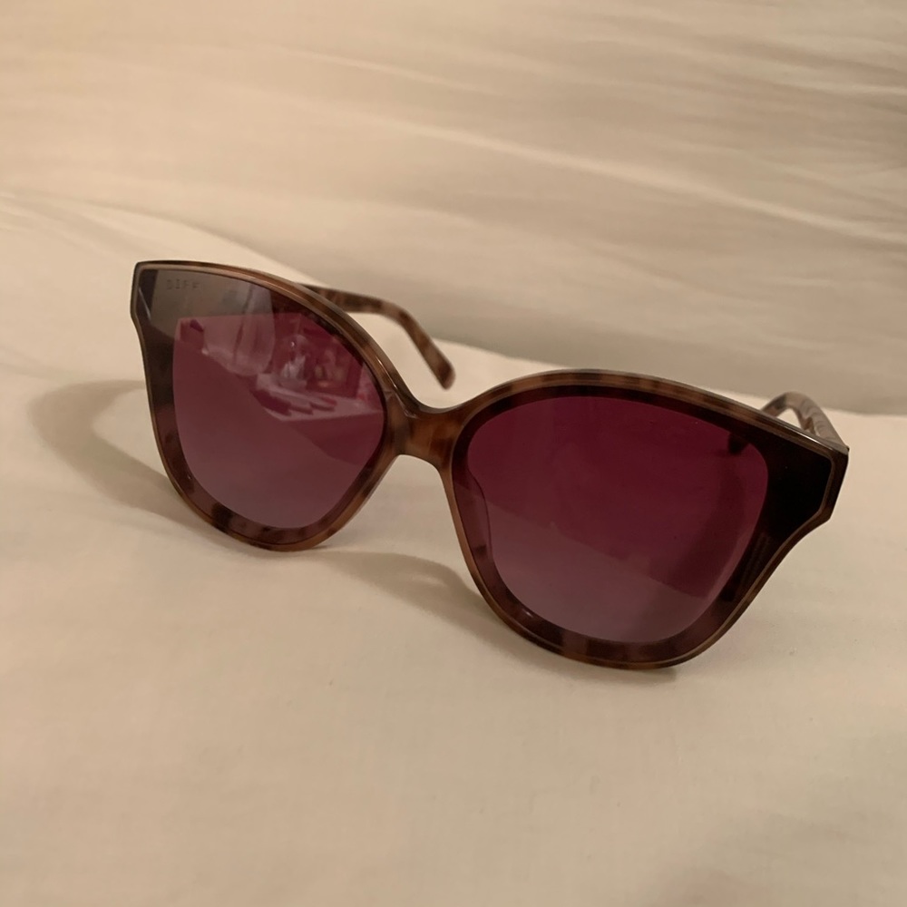 DIFF NWOT Piper Sunglasses